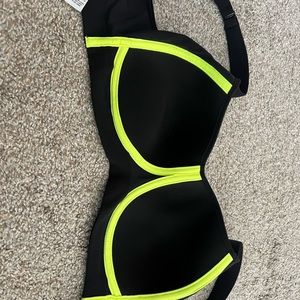 Nike sports bra black